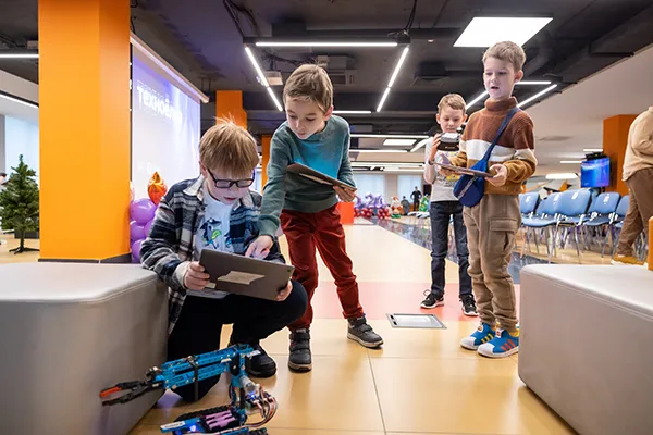 ТехноËлка "Авиа-приключение"