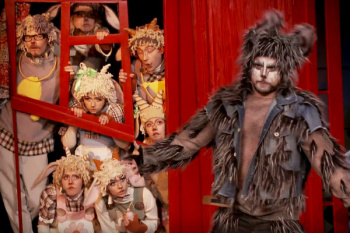 Детский новогодний мюзикл "Волк и семеро козлят в гостях у Деда Мороза"